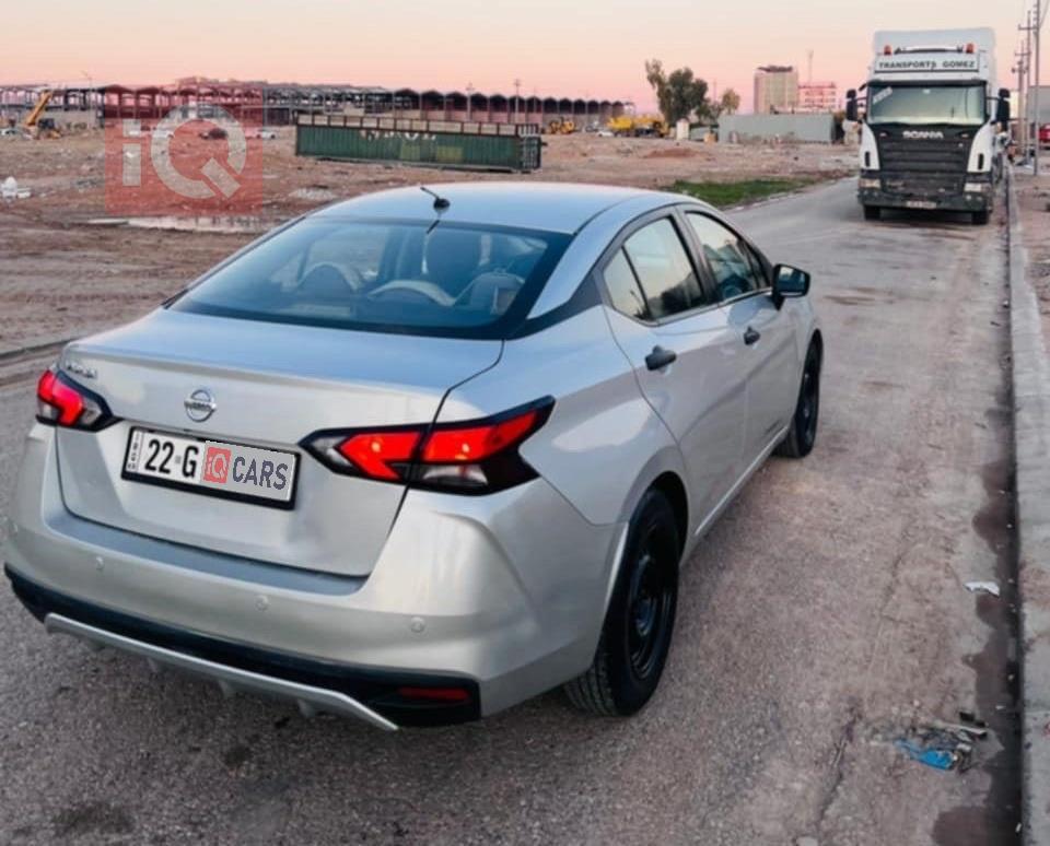 نيسان فيرسا